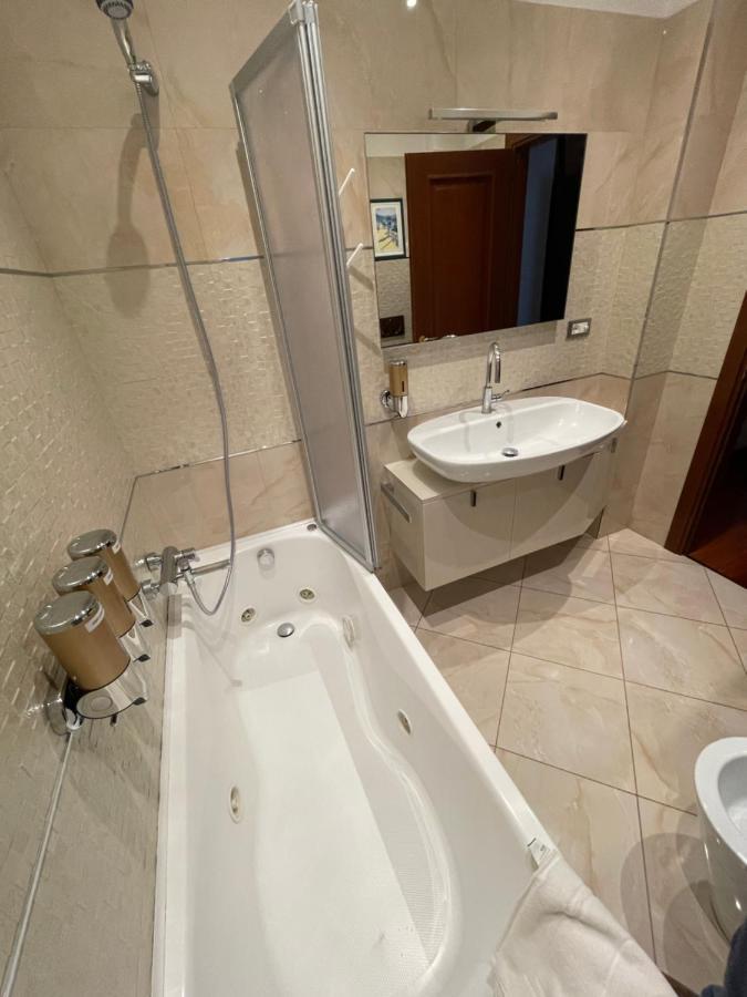Casa Alessi In Rome Elegant, Spacious And Comfortable Apartment Bagian luar foto